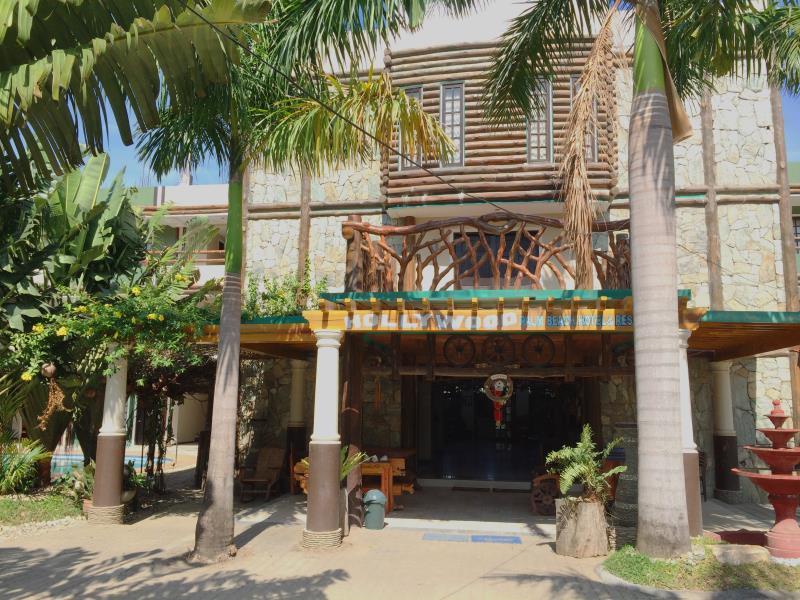 White Beach Resort Bar & Restaurant Puerto Galera Dış mekan fotoğraf